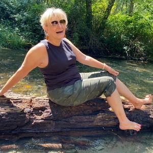 Meet your Posher, Deborah